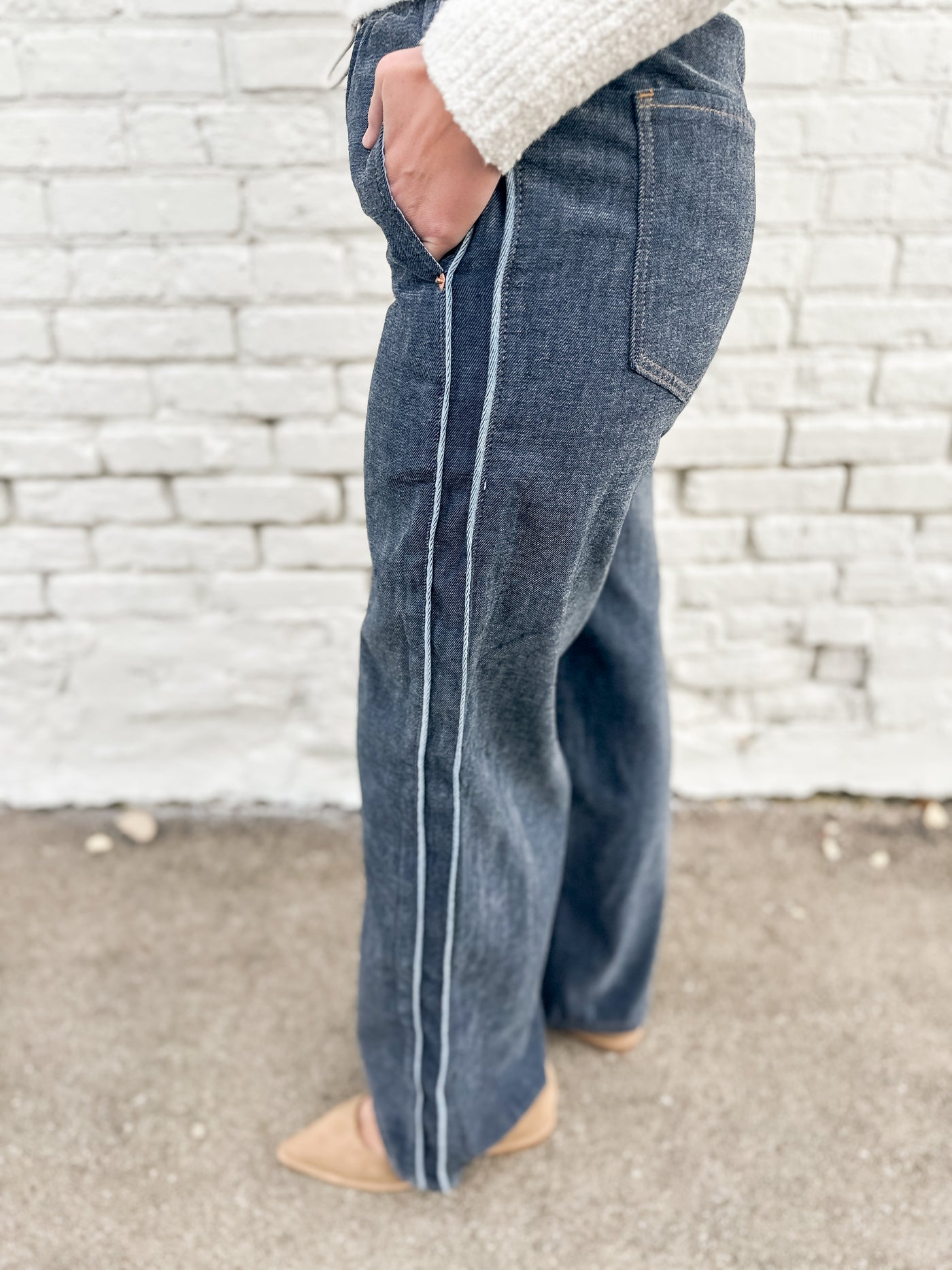 DAZE The Cozy Jean Wide Leg Pull On