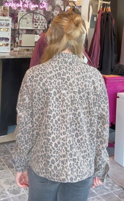 KUT FROM THE KLOTH The Arya Cheetah Print Shirt Jacket