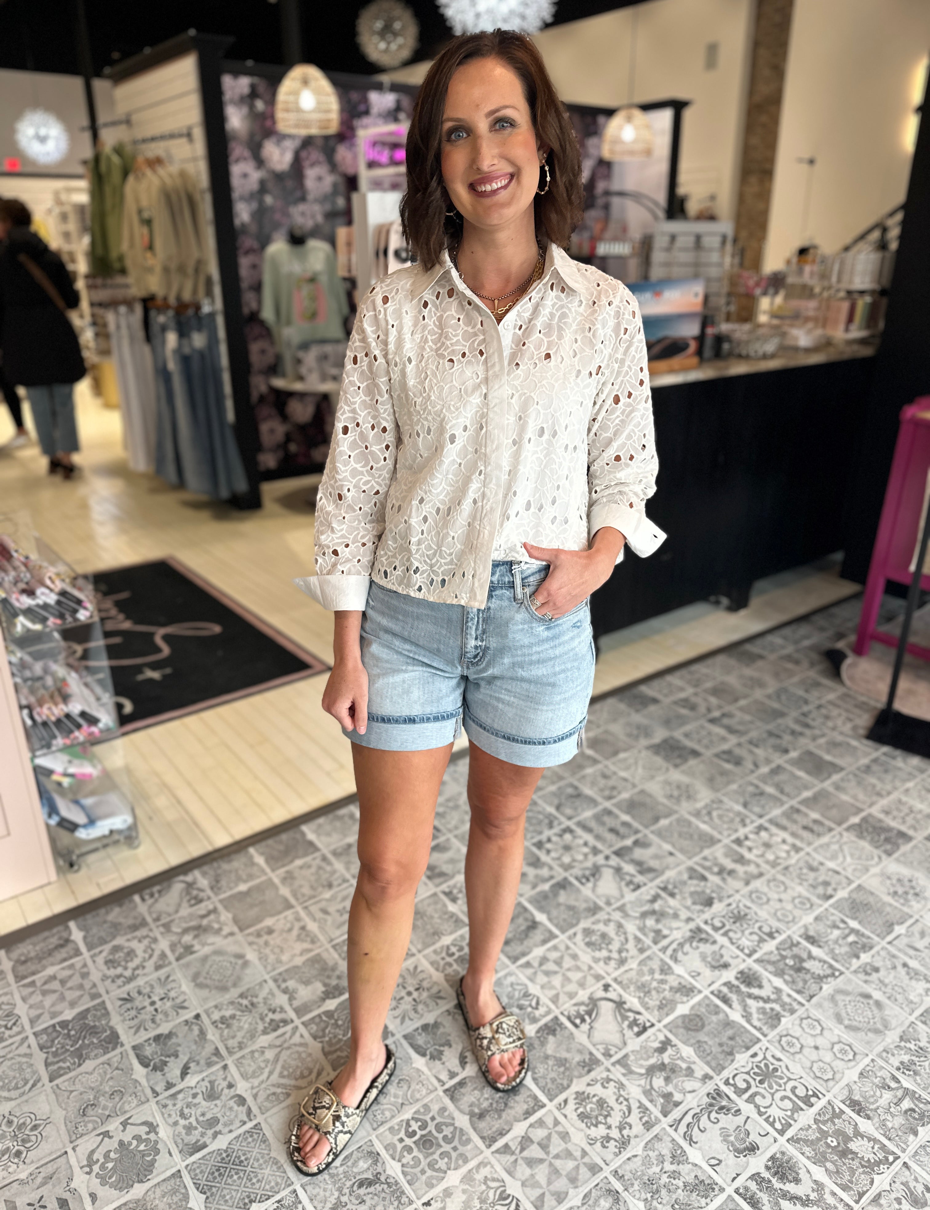 DAZE The Easy Rider Mid Rise Cuffed Short