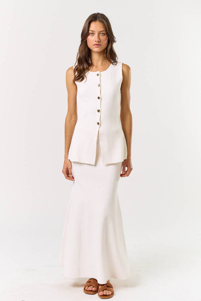 The Lara Sleeveless Button Down Top