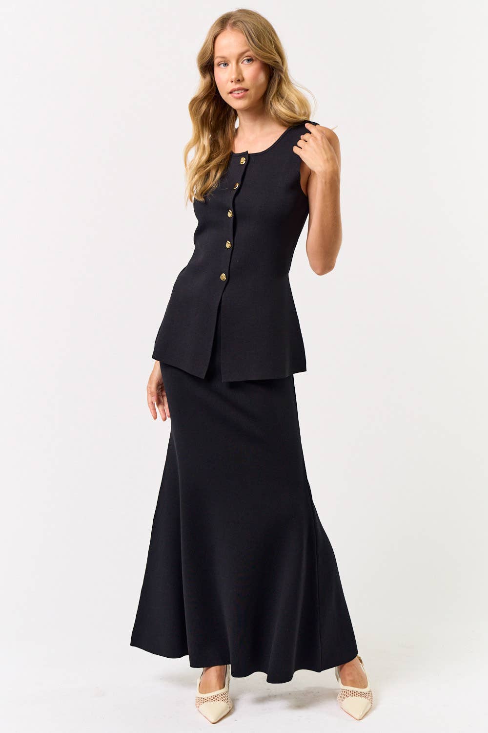 The Lara Sleeveless Button Down Top
