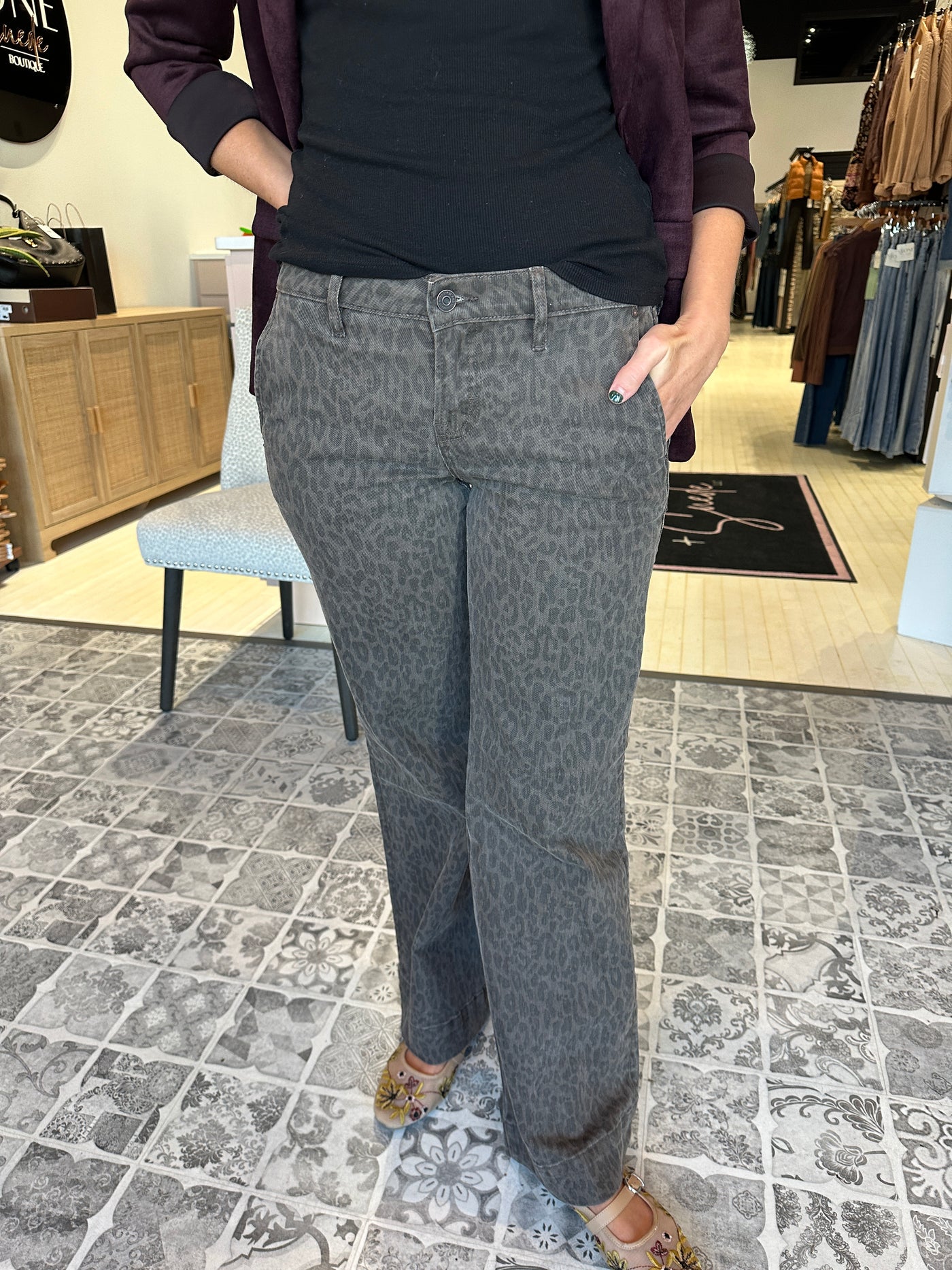 HIDDEN The Happi Flare Trouser 33" Inseam