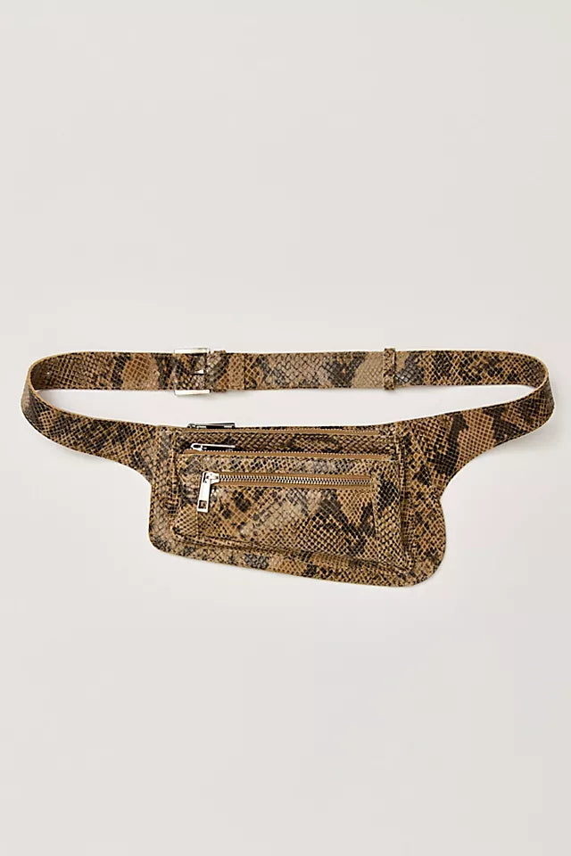 FREE PEOPLE The Avalon Leather Sling Bag